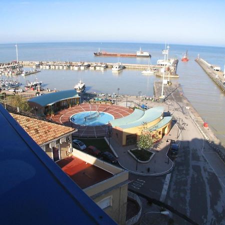 Residence Darsena Католика Екстериор снимка