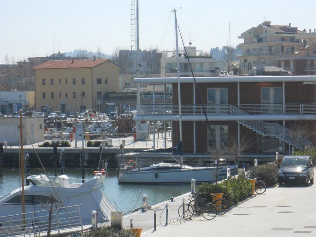 Residence Darsena Католика Екстериор снимка